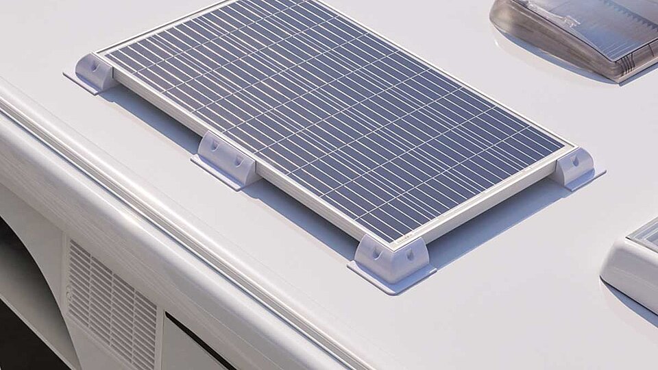 Solarpanel auf Dach von Wohnmobil